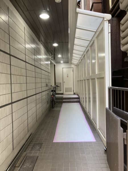 (ツボヤビルのエントランス)  (ツボヤビルのエントランス)